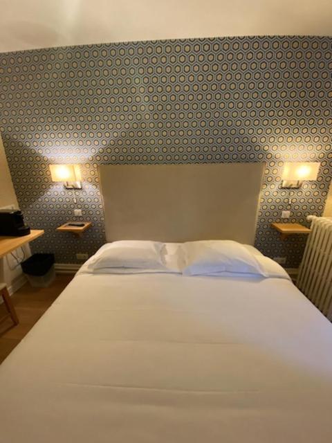 Hotel Le Central Boussac  Luaran gambar