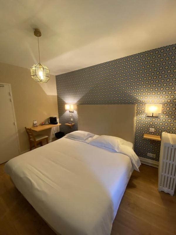 Hotel Le Central Boussac  Luaran gambar