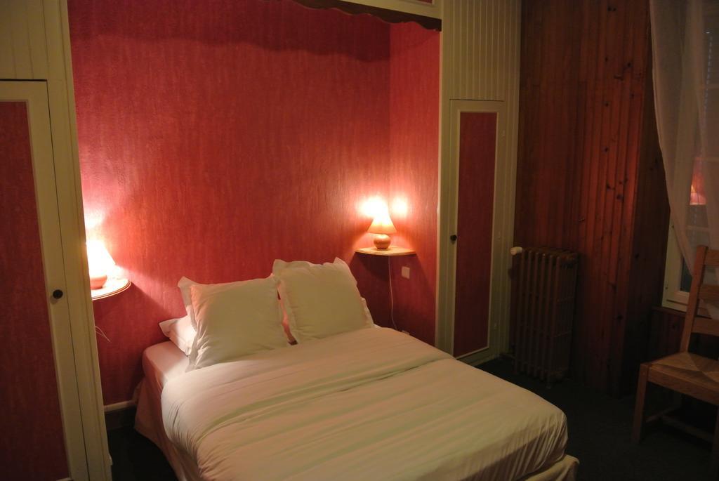 Hotel Le Central Boussac  Bilik gambar