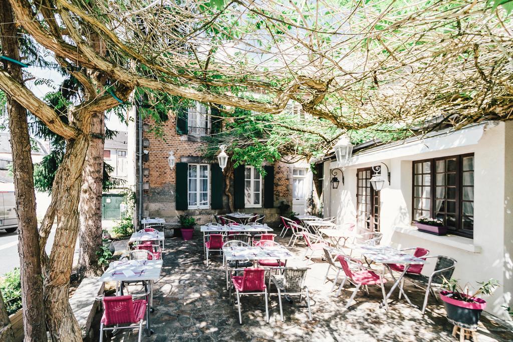 Hotel Le Central Boussac  Luaran gambar